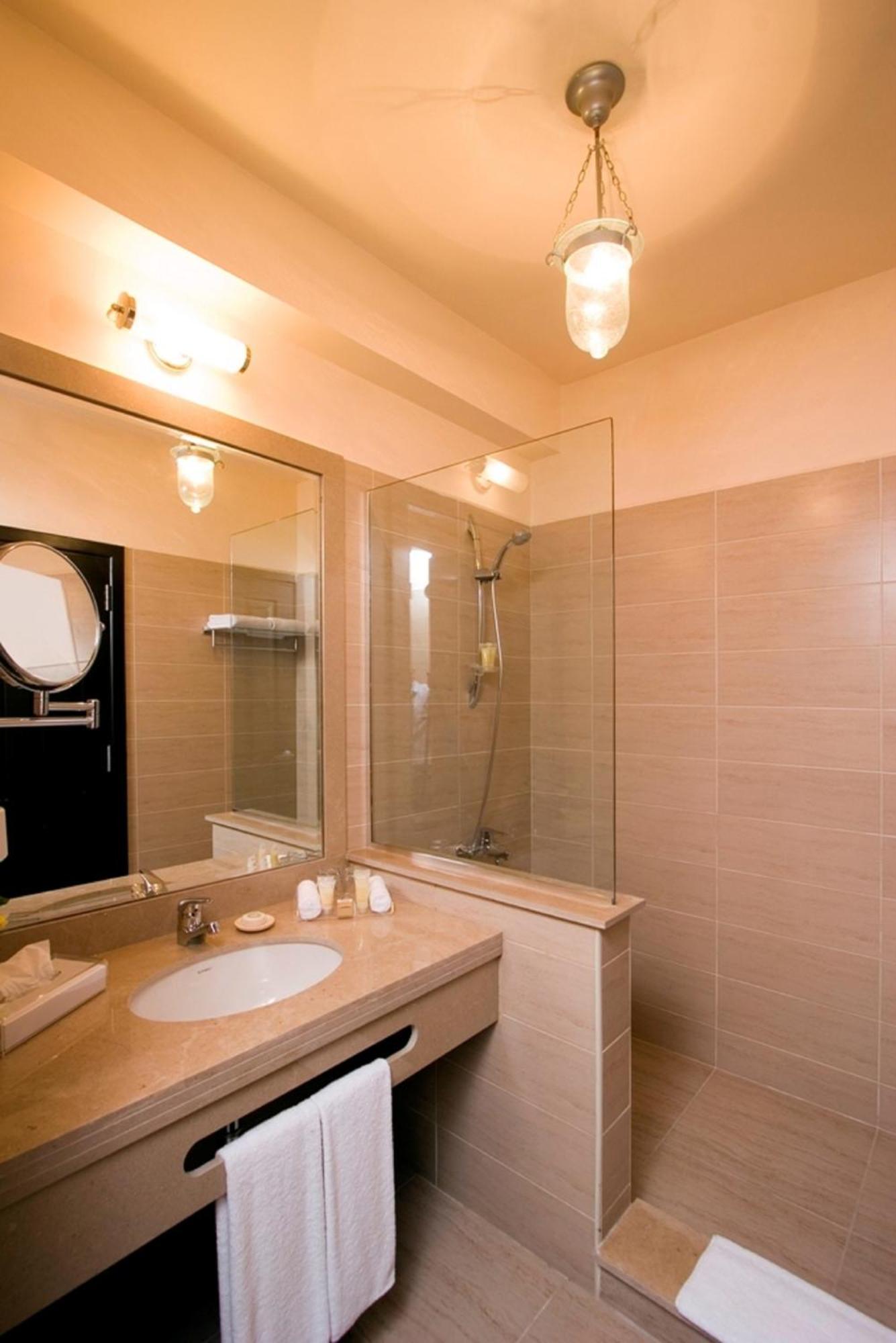Familiare Deluxe Doppia con Letti Singoli con Patio